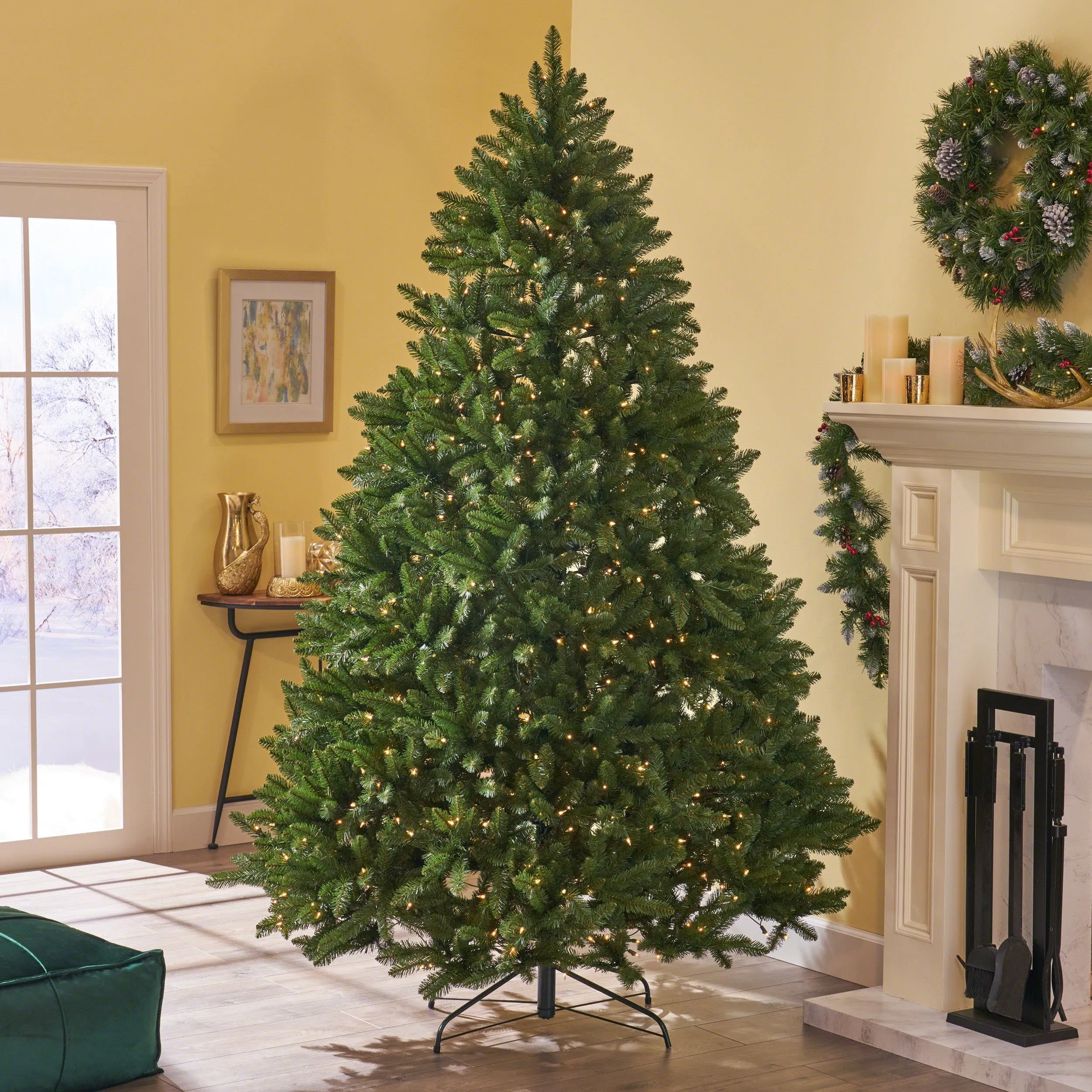 7.5-foot Norway Spruce Hinged Artificial Christmas Tree - NH543703