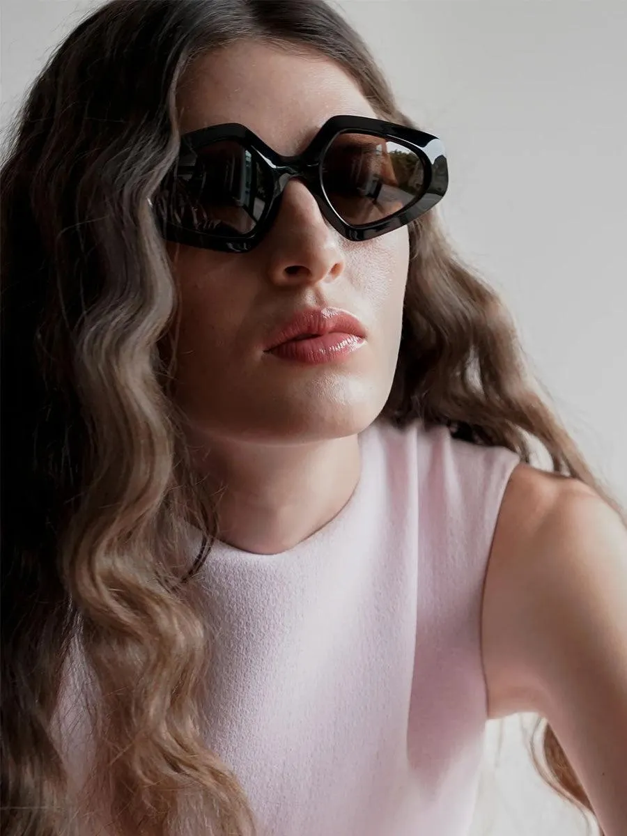 Antonia Black Solid sunglasses