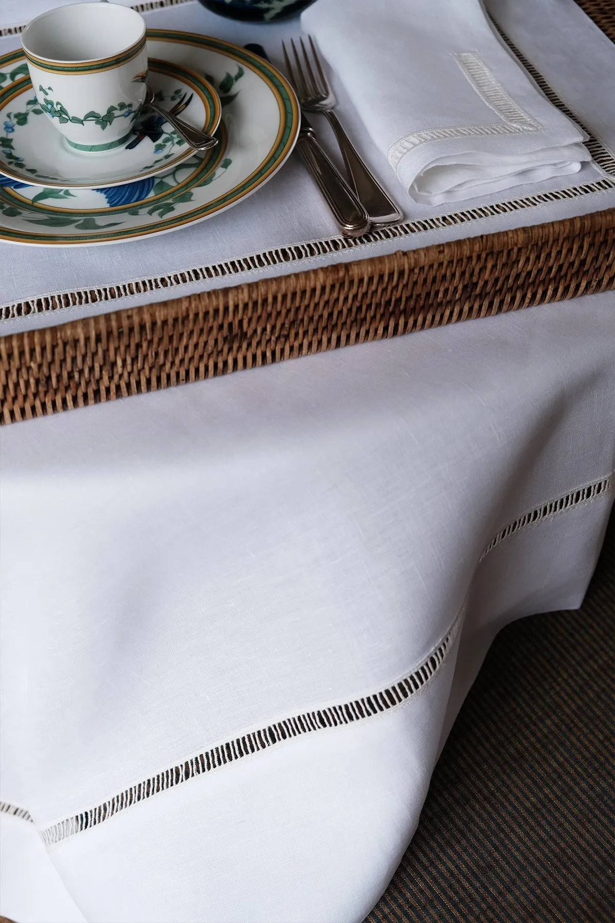 ‘BACCHETTA’ TRIM LINEN TABLECLOTH