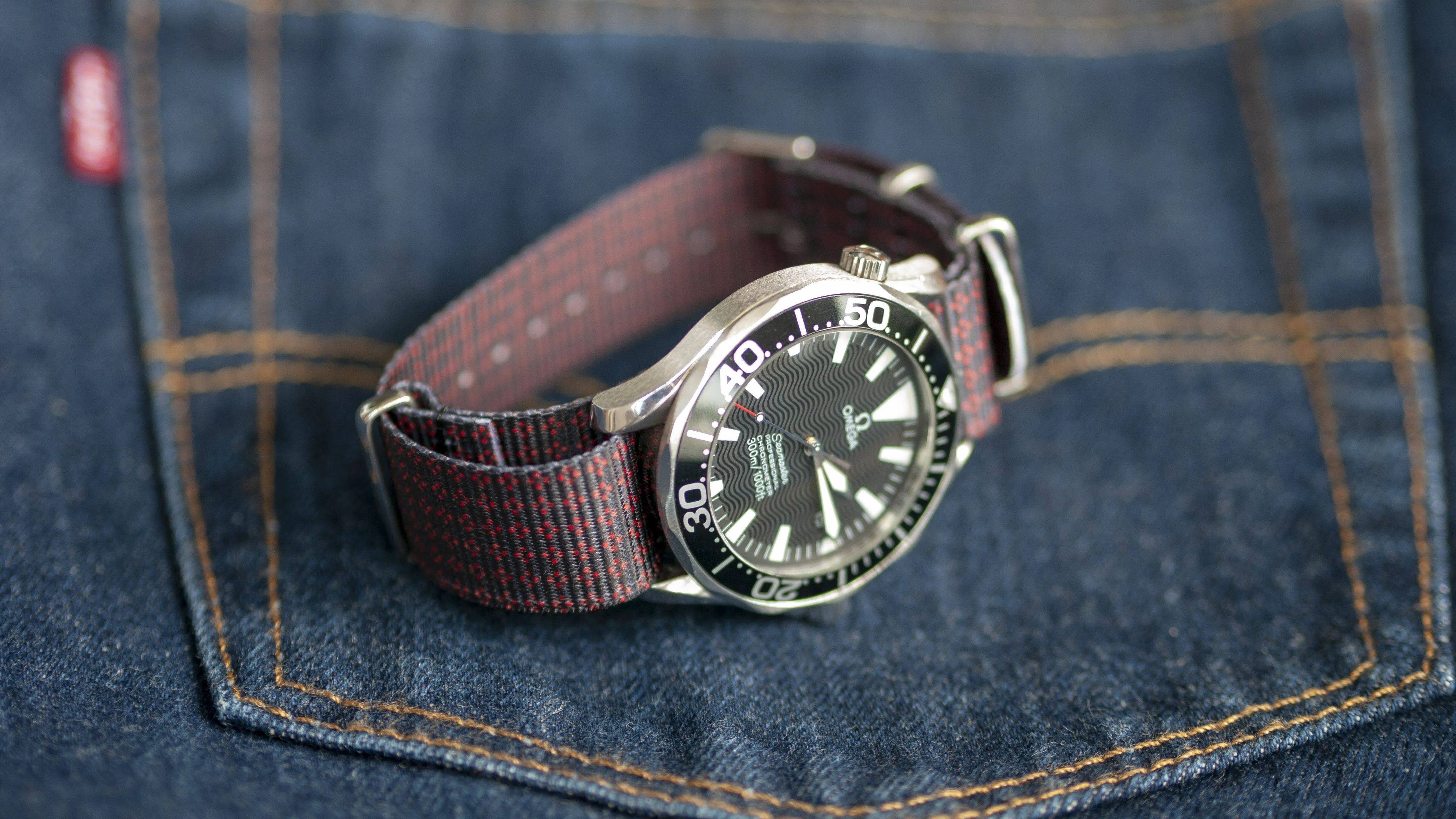 Clover Rouge Graphic Watch Strap