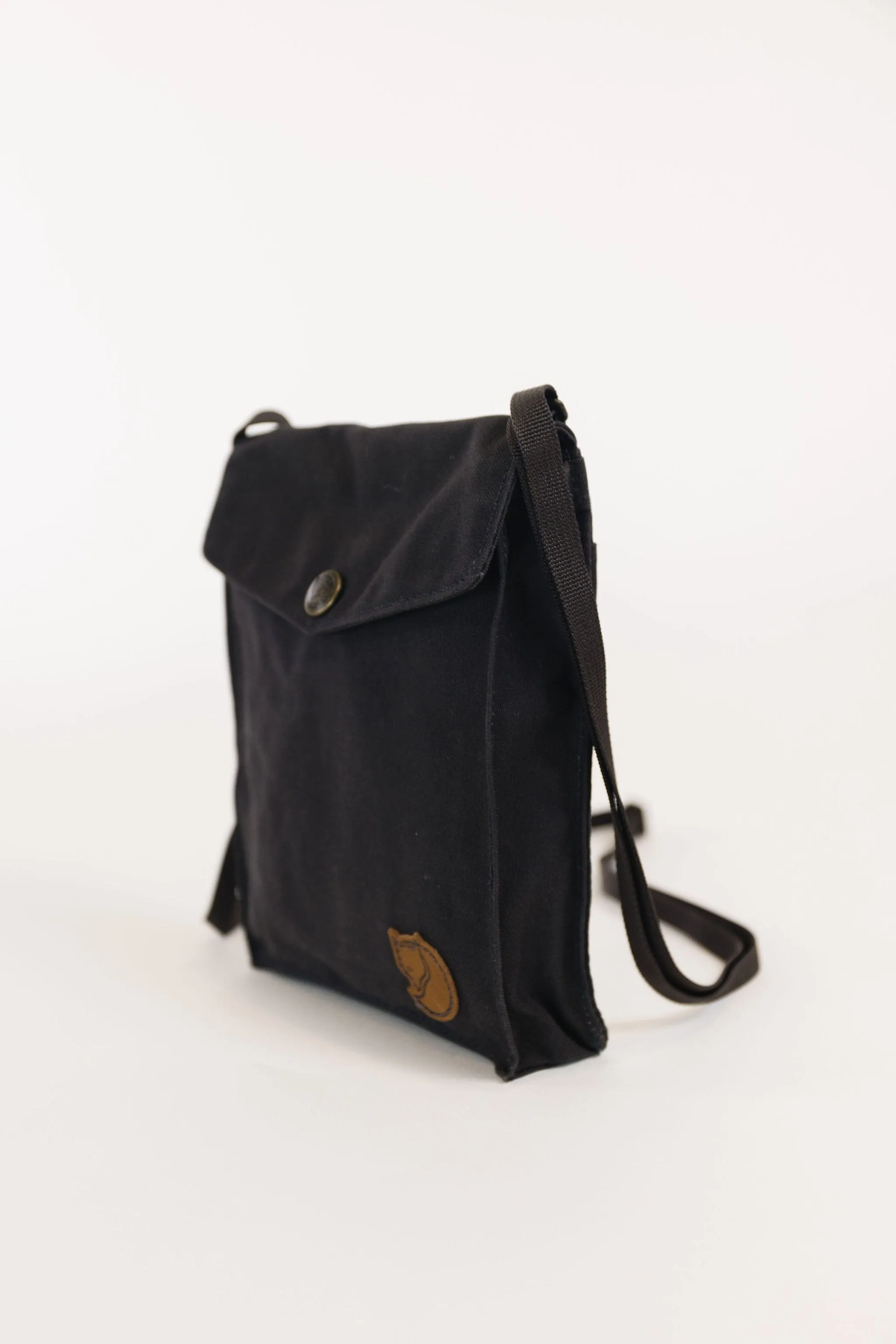 Fjallraven Pocket Pack in Charcoal Black