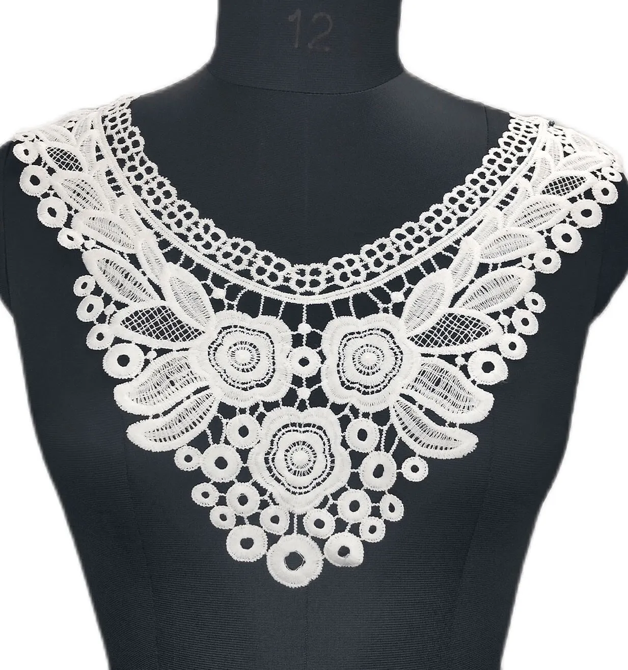 Leafy floral Motif Lace Neckline