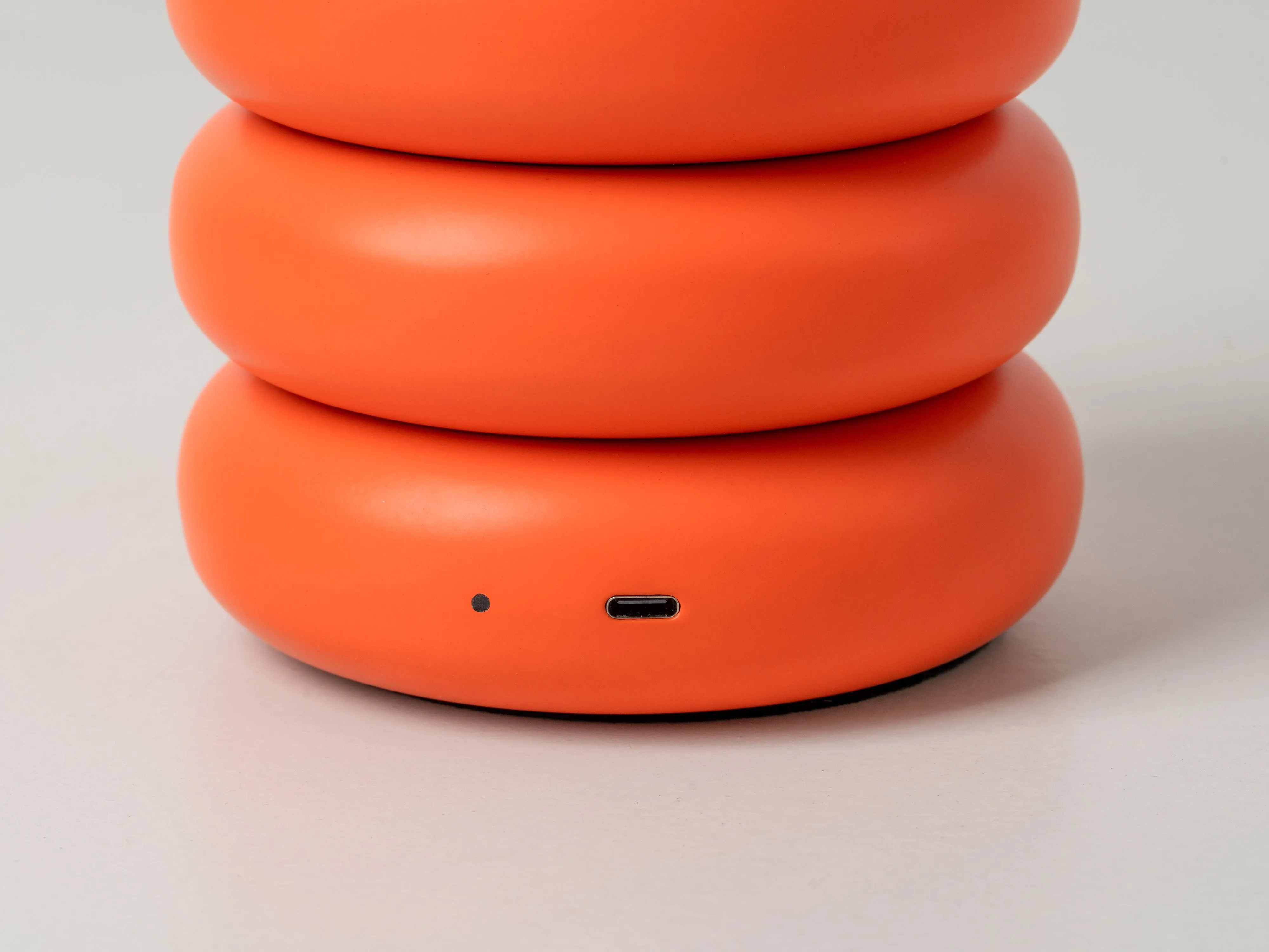 Peel orange tube cordless table lamp