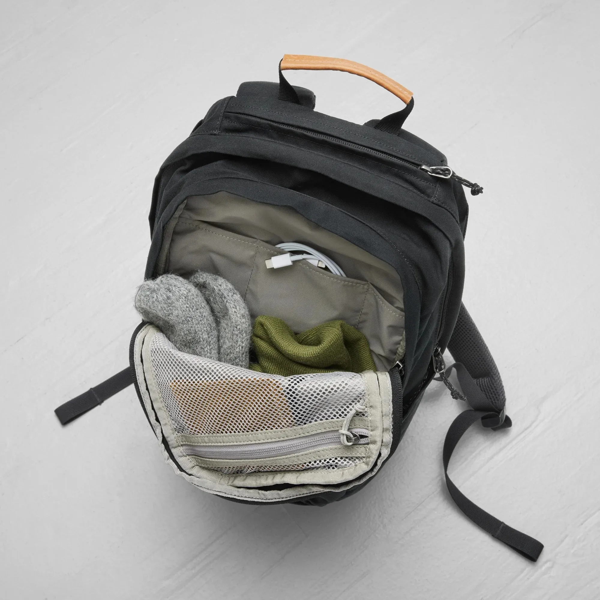 Räven 20l Backpack - Recycled Polyester & Organic Cotton