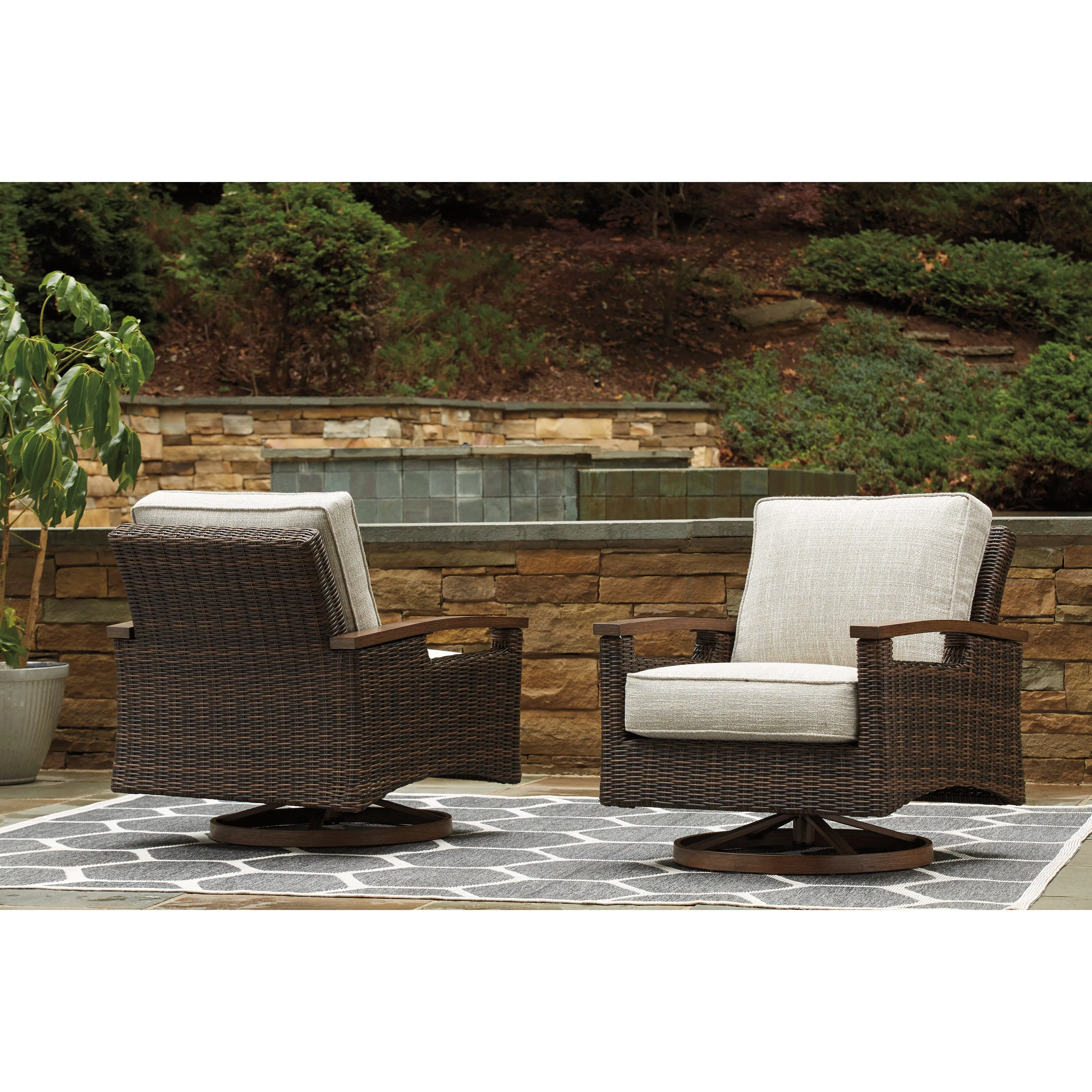 Sea Cliff Outdoor Swivel Rocker Chair